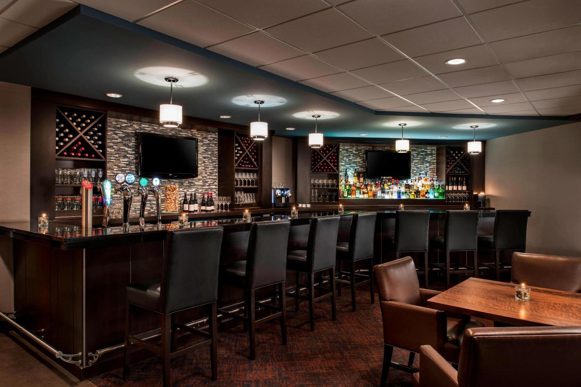Delta Hotels By Marriott Sault Ste. Marie Waterfront Exterior foto